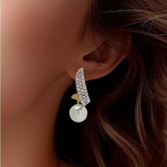 Pearl and Rhinestone Earring Jacket - Picture 3 of 4